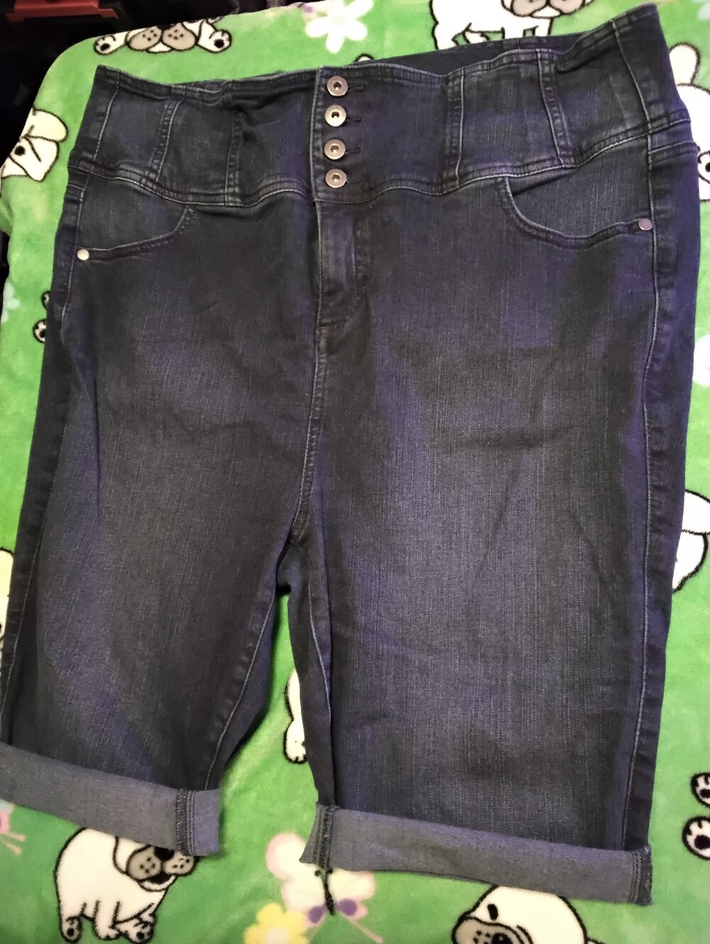 Torrid High Rise Bermuda jean shorts knee length 38W 9.5L Women’s size 20
